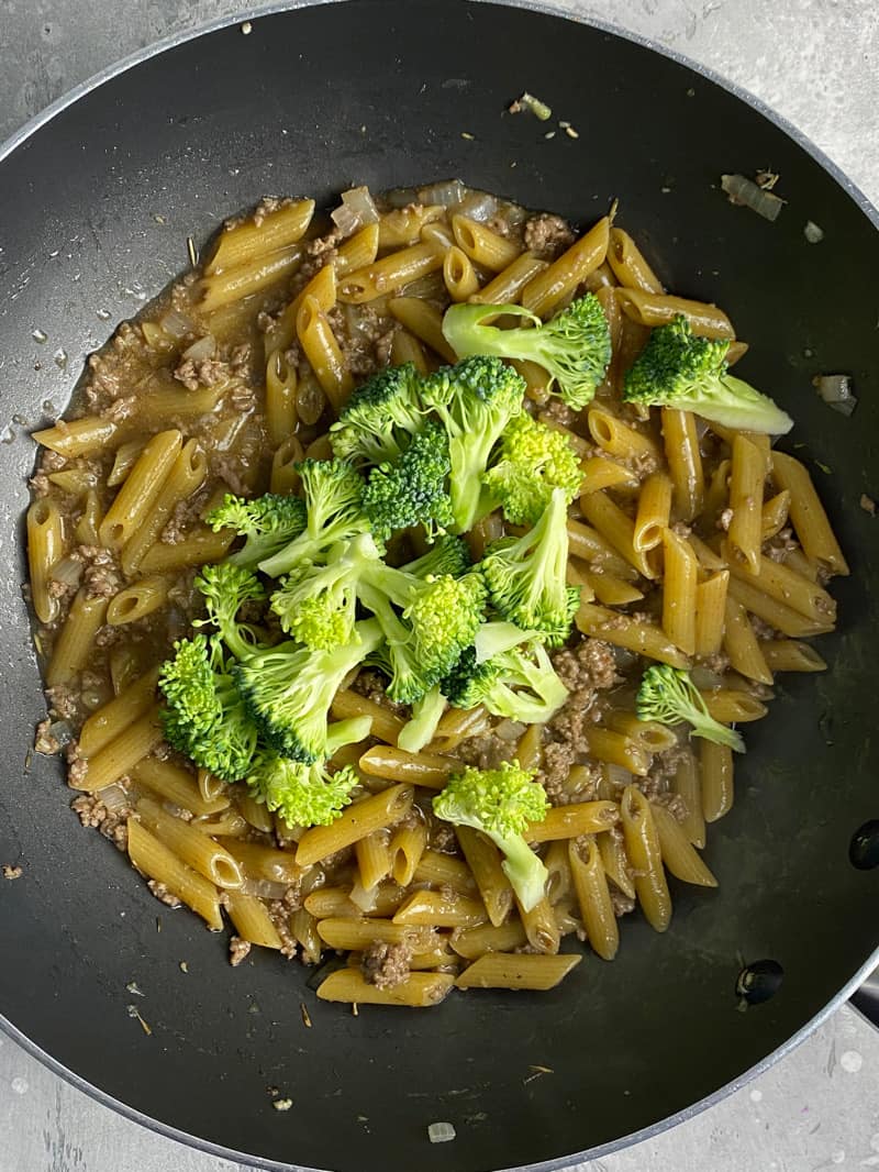 add broccoli florets to the pasta