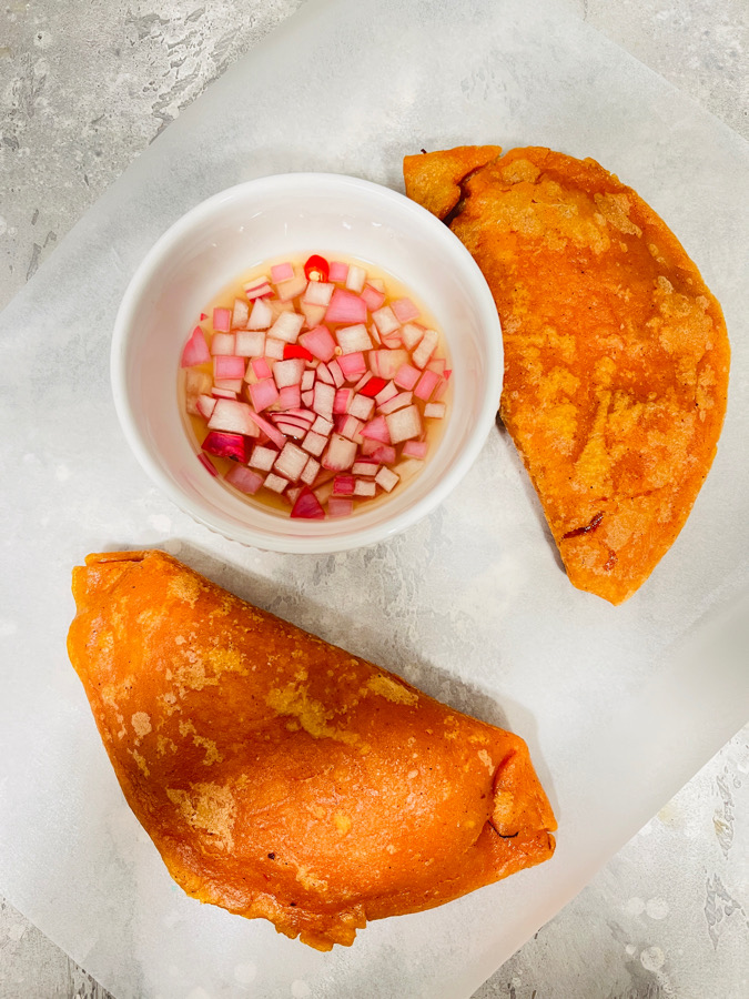 empanada ilocos serve with vinegar dipping sauce